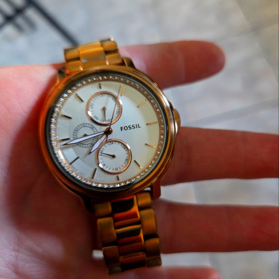 Fossil Rose Gold Watch With White Dial Preowned Needs New Battery